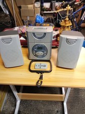 vend Mini-chaîne HIFI CD/radio/K7 de la marque Tamashi avec Télécommande