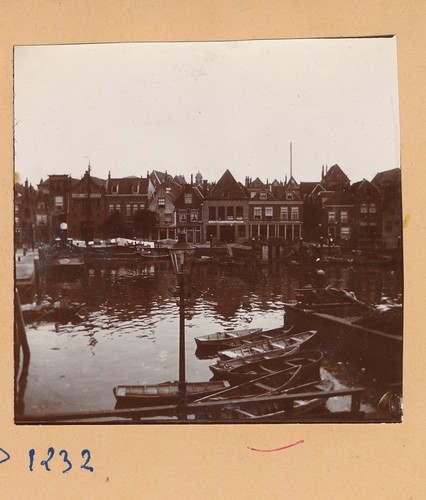 Dordrecht 1900 le - le, port