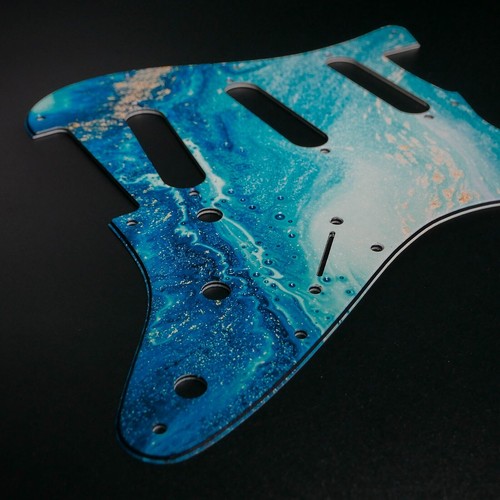 Pickguard fender strat - strat, •