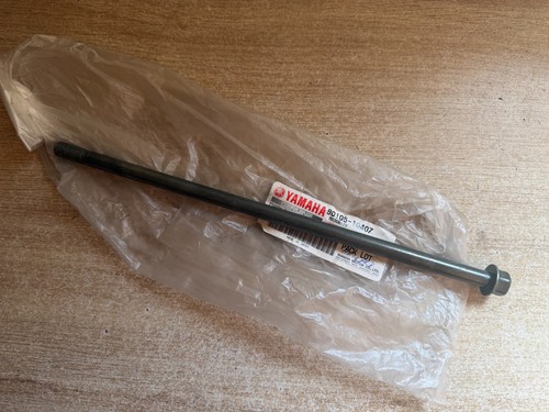 Axe vis triangle avant - axe,