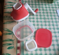 TUPPERWARE : MOULIN UNIVERSEL