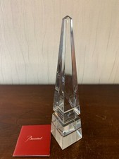 Obélisque en cristal de