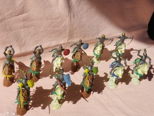 Lot de 11 figurines petits