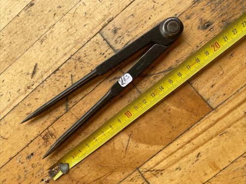 269 old tool compass - old,