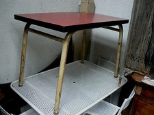 ancienne table en formica vintage design 1960 rouge et metal