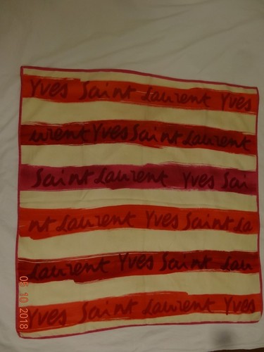 Foulard yves saint - yves,