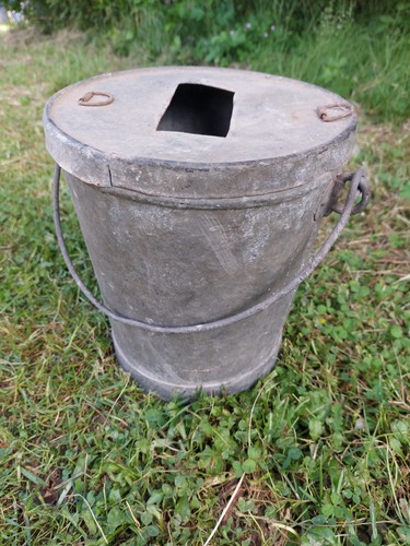 Ancien seau galvanisé - galvanisé, usage