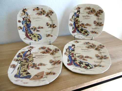 Quatre assiettes plates - quatre,