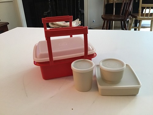 Tupperware lunch box - box, n