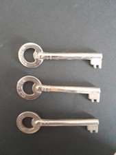  3 ANCIENNES CLEF Vachette En