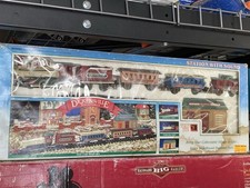 VINTAGE Dickensville Collectables Christmas Miniature Toy Train Set