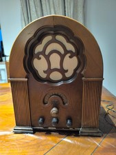 Poste radio à lampes ancien