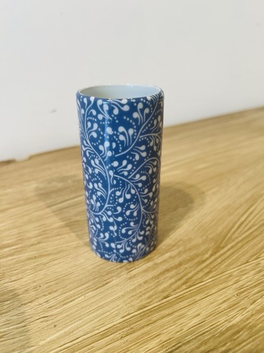 Petit vase rouleau - , porcelaine