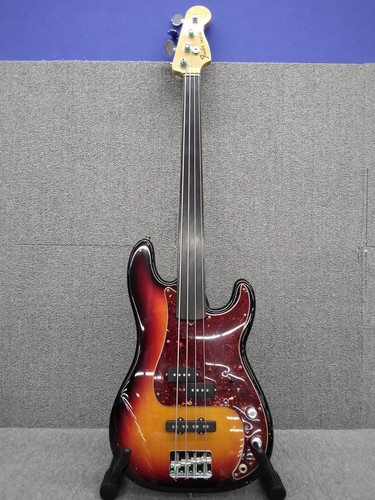 Guitare basse électrique