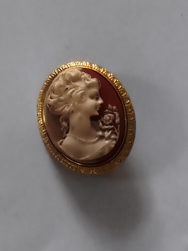 Broche camée vintage femme