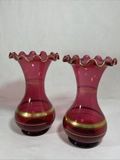 Paire de vases en verre rose