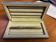 Parker Sonnet Ciselé chevron