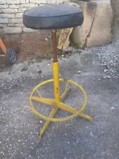 Ancien Tabouret Industriel