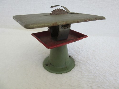Scie circulaire sur table pour