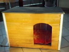 Grande niche pour chien isolée double parois