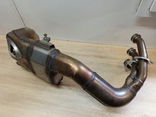 UN POT D ECHAPPEMENT