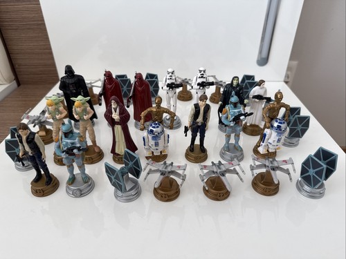 Lot figurines pieces jeu - figurines,