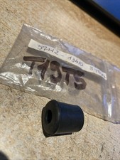 Suzuki 59112-18410 caoutchouc