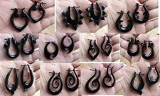 Pair Tribal Flower Design Organic Horn Floral Stirrup Hanger Earrings Fake Gauge