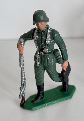 Starlux soldat - 1/32,