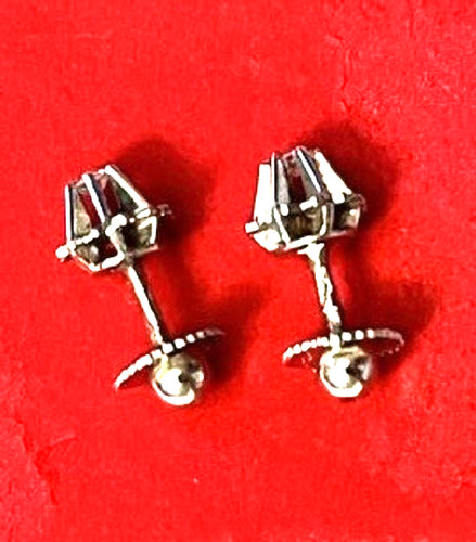 Boucles oreilles blanc 18 - boucles,