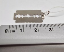 pendentif  Lame De Rasoir