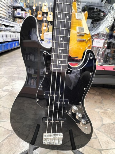 Guitare basse électrique