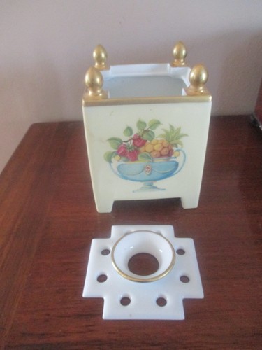 Cache pot pique fleurs - ou,