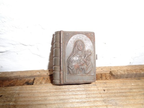Ancienne petite boite - petite, fer