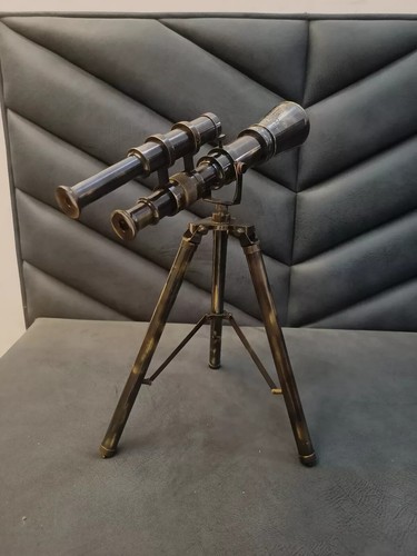 Télescope nautique sur pied