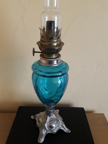 Ancienne lampe petrole - ancienne, a