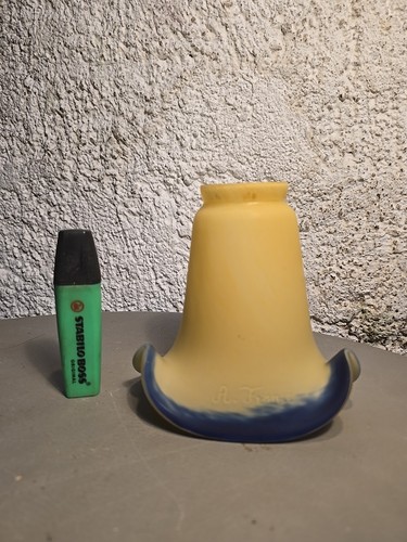 Tulipe pate verre signee - de,