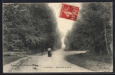 Old postcard Viarmes, Route de la Gare with cyclists on the forest road 1914 