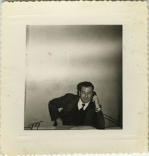 ANTIQUE PHOTO - VINTAGE SNAPSHOT - MAN OFFICE WORK PHONE - MAN PHONE