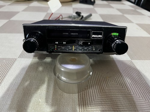 Vintage car radio philips - car,