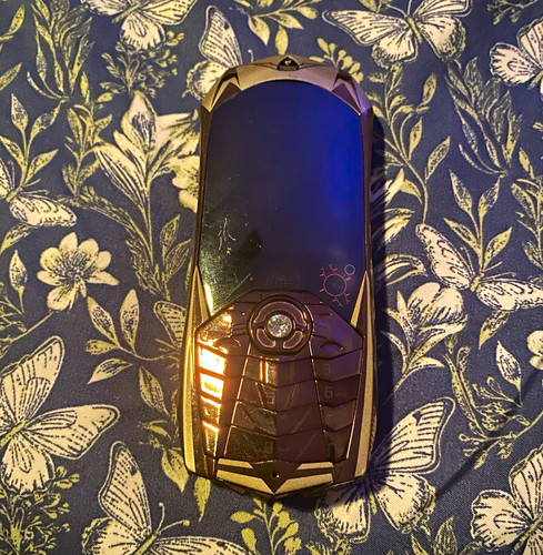 Vertu lamborghini v12 - v12, phone