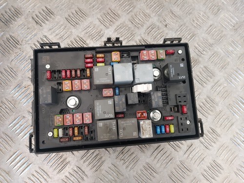 Boitier fusible opel astra - -,