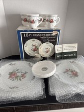 16 Piece Dinnerware Set Arcopal France "Provincal" Excellent Condition