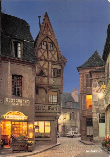 Moulins son triptyque - moulins,