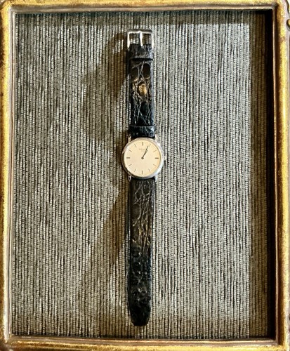 Tissot quartz silver dial - tissot,