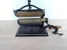 FER A REPASSER -  MACHINE A PLISSER DU XIX ieme siecle