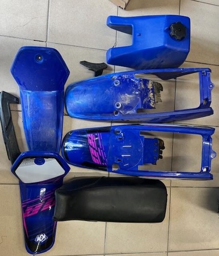 Lot plastiques carenage - plastiques,