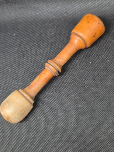 Ancien pilon mortier - de,