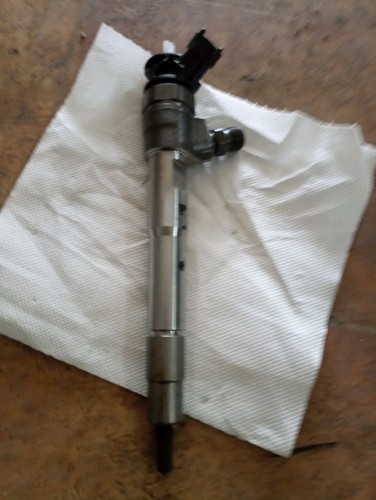 Injecteur dci 166007383r - injecteur,