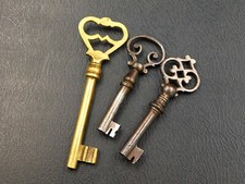 Lot of 3 old keys, furniture keys, chest of drawers, buffet, closet, lock, key, key